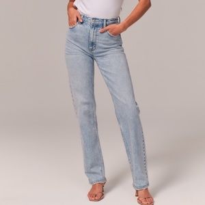 Abercrombie Curve Love Ultra High Rise 90’s Straight Jean